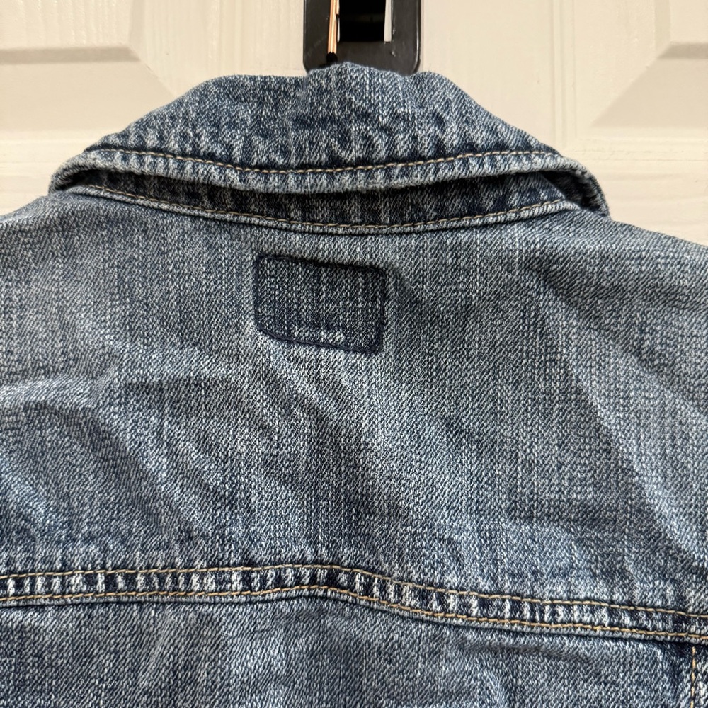 American Eagle Cropped Denim Jacket - Picture 6 of 13